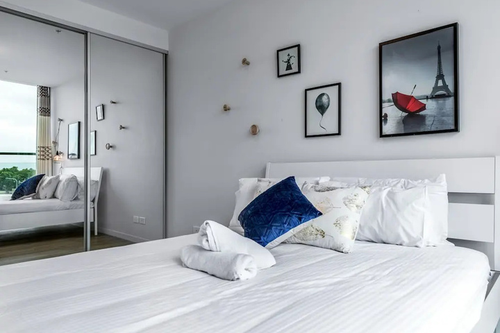 Room 3 of 13