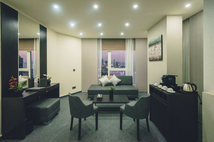 Room 10 of 60