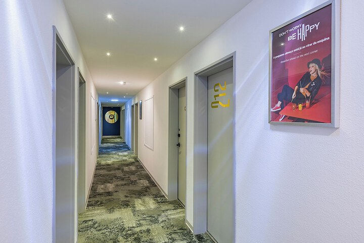 Room 33 of 93