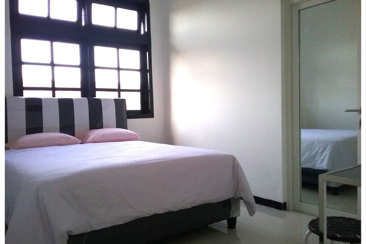 Room 5 of 24