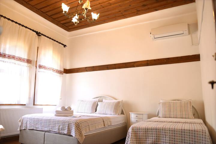 Room 3 of 23