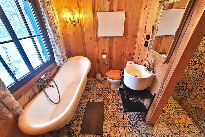 Room 41 of 68