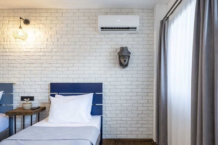 Room 25 of 113