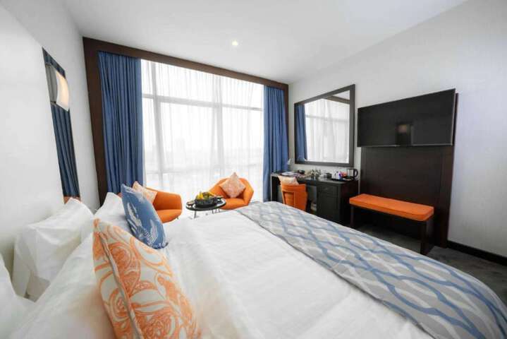 Room 26 of 74