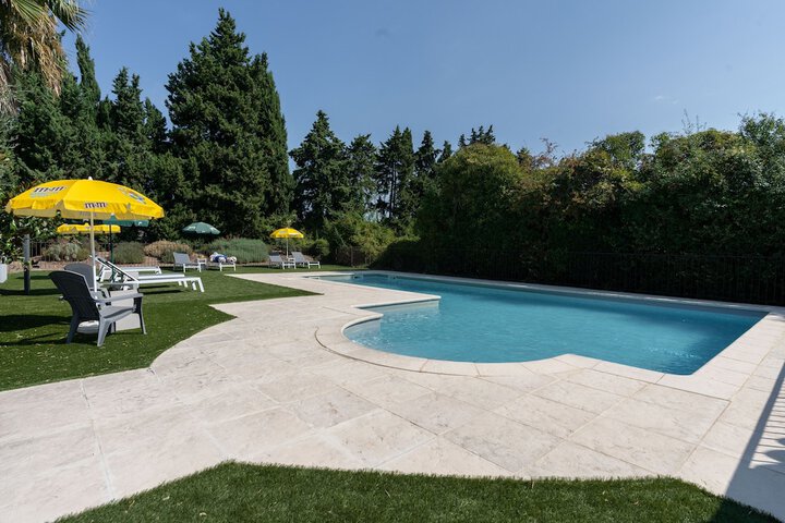 Pool 23 of 39