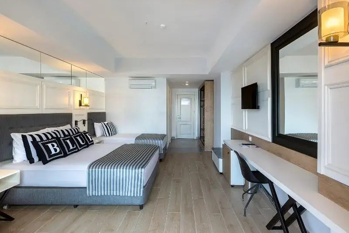 Room 3 of 23