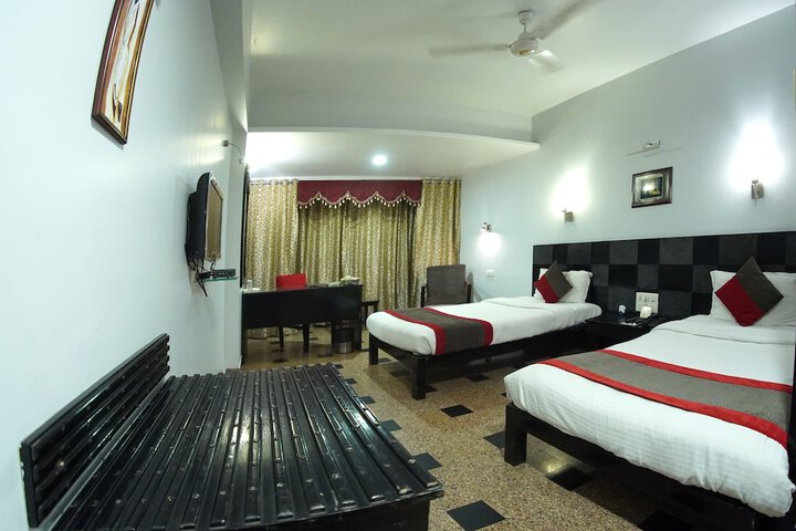 Room 7 of 16