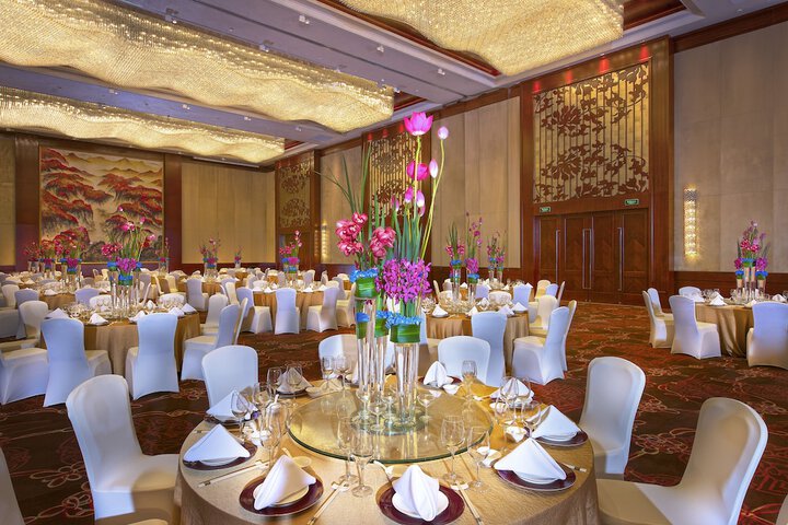 Ballroom/Hall 29 of 41