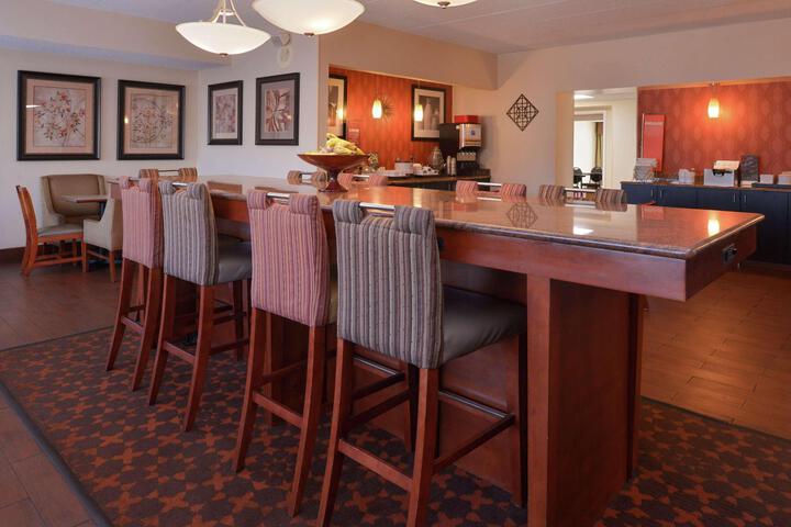 Dining 77 of 139