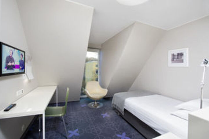 Room 45 of 73