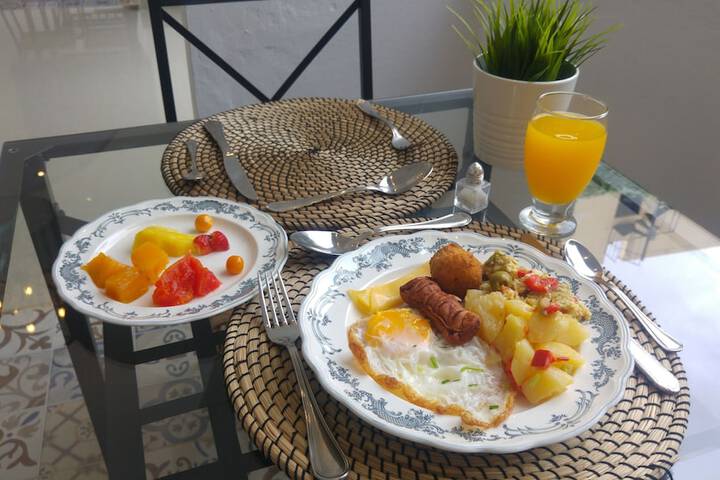 Breakfast/Coffee Service 25 of 44