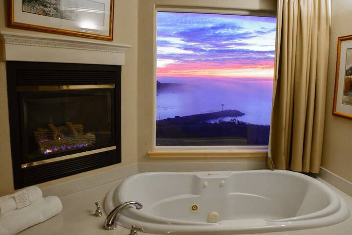 Hot Tub 32 of 59