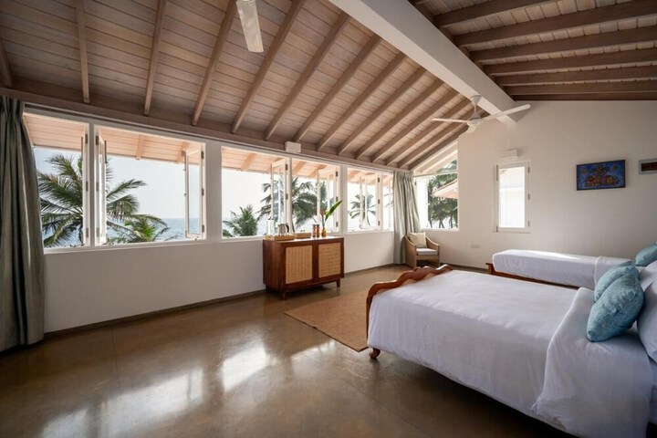 Room 3 of 44