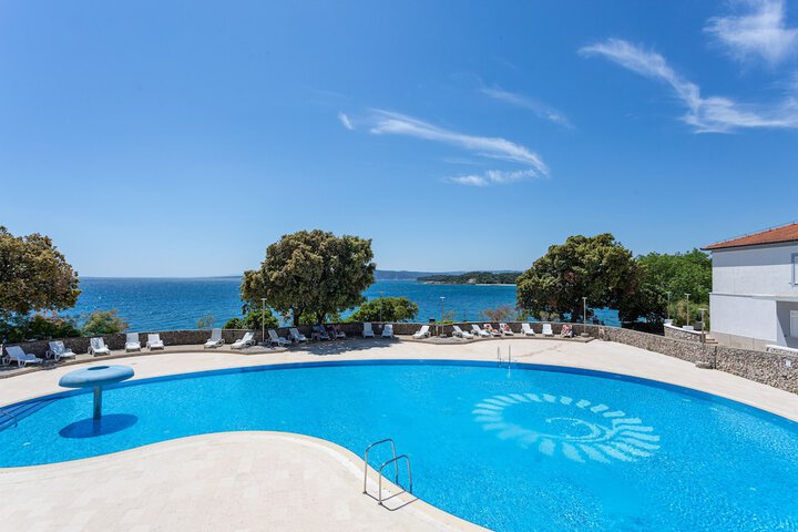 Hotel Pool