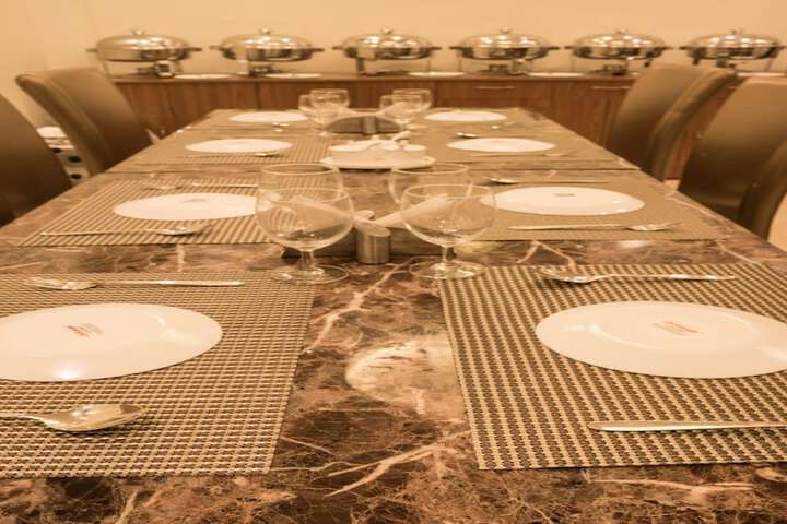 Dining 16 of 17