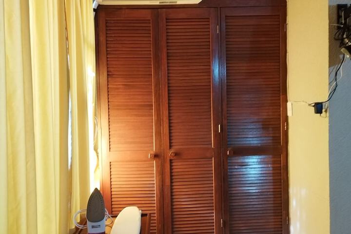 Room 17 of 90