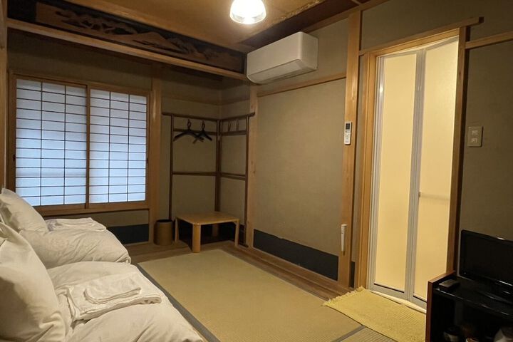 Room 12 of 48