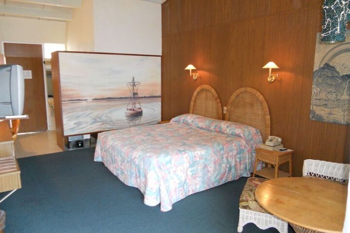 Room 6 of 40