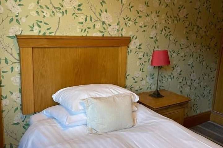 Room 28 of 60