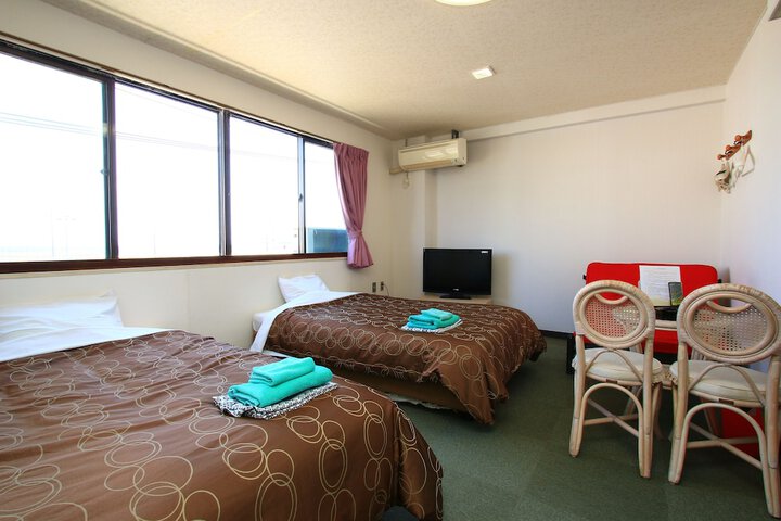 Room 7 of 10