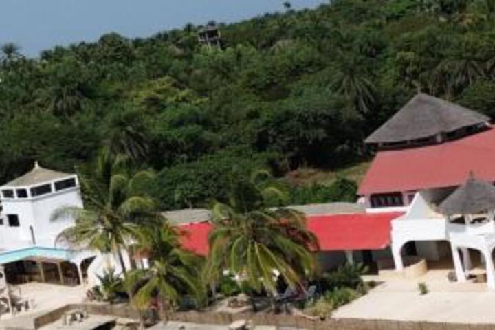 Image of HOTEL DU BAR DE LA MER CAP SKIRRiNG