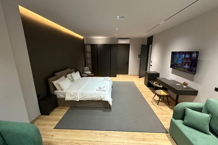 Room 15 of 48