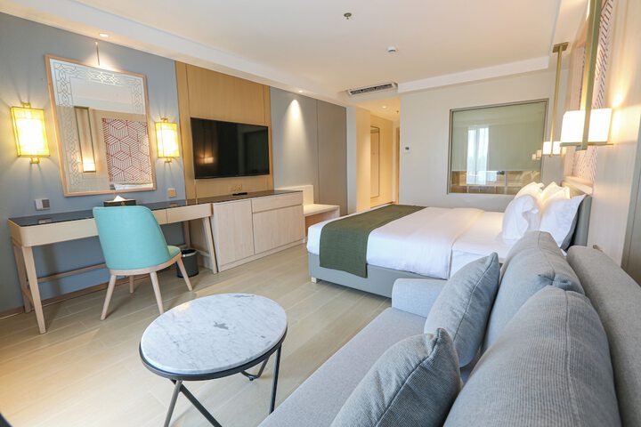 Room 8 of 62