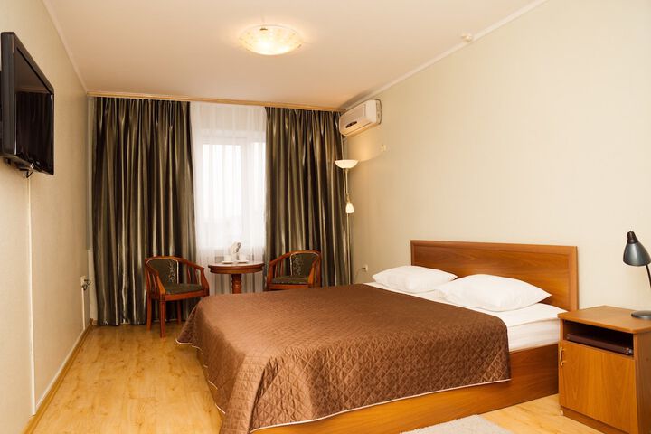 Room 4 of 87