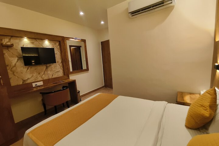Room 19 of 37