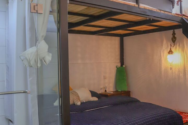 Room 44 of 109