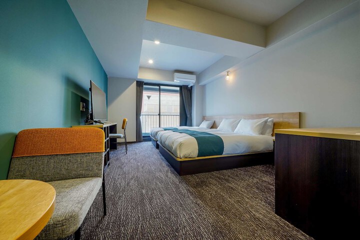Room 75 of 146