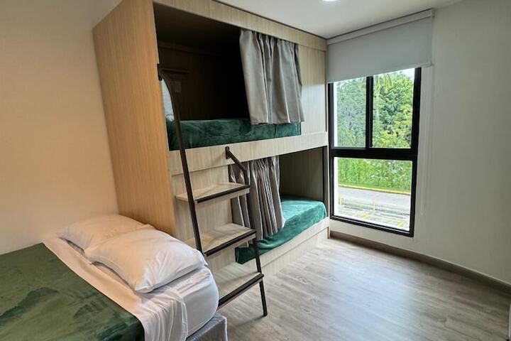 Room 9 of 27