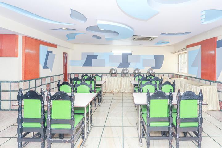 Dining 3 of 17