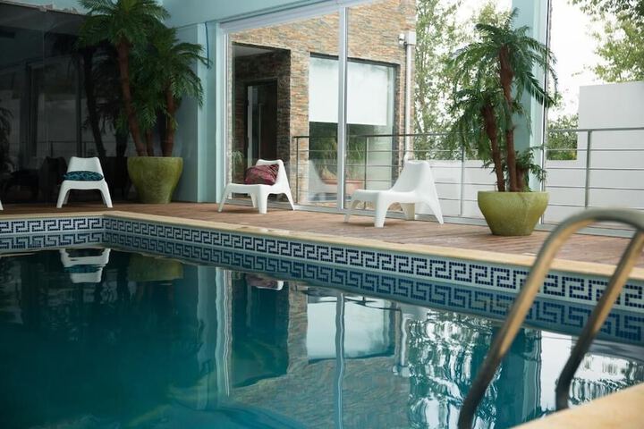 Pool 9 of 16