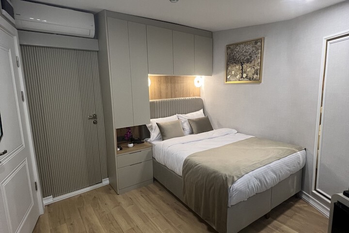 Room 10 of 47