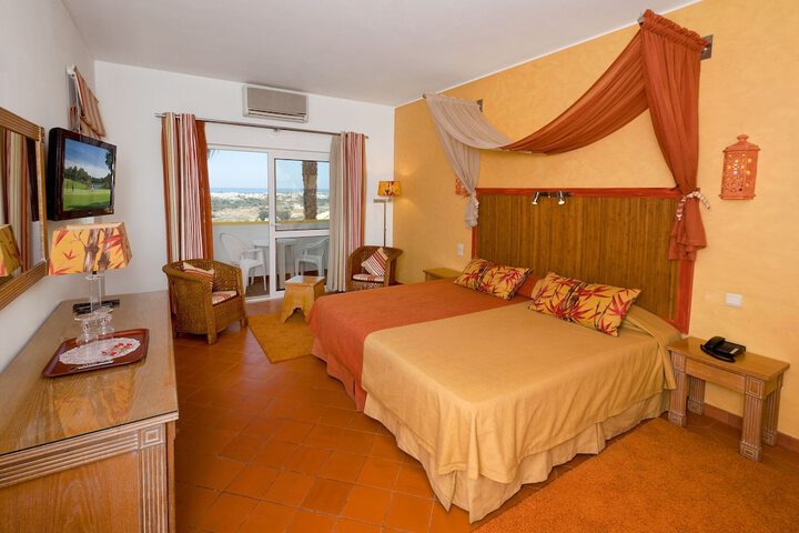Room 4 of 39
