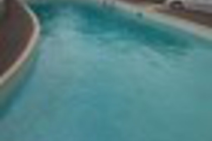 Pool 14 of 18