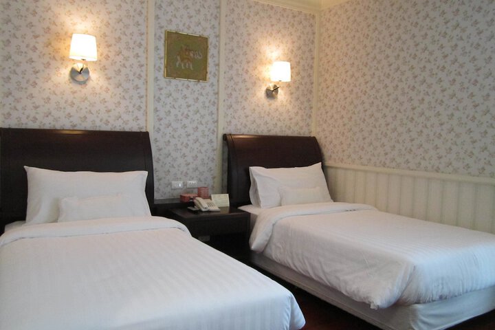 Room 9 of 47