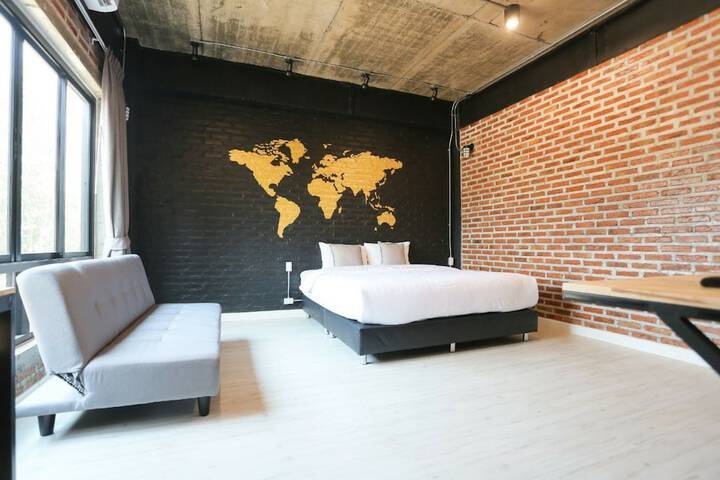 Room 11 of 105