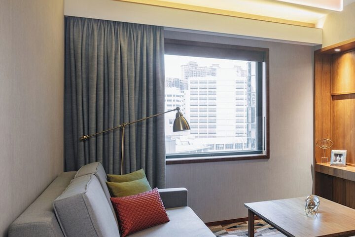Room 100 of 220