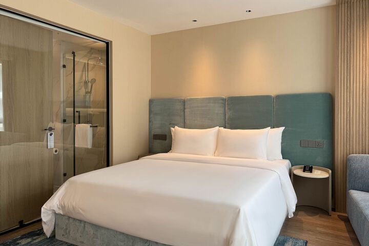 Room 10 of 78