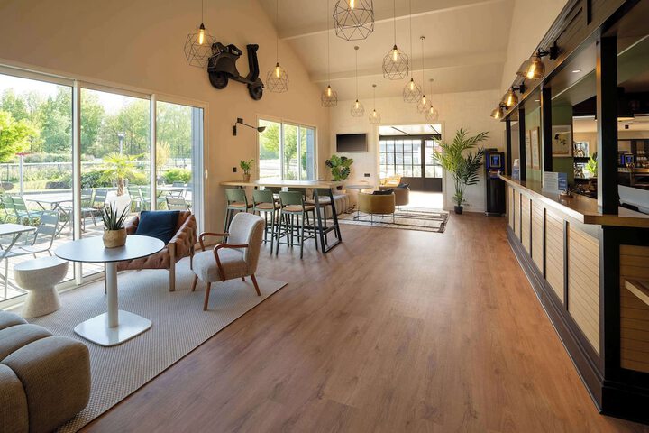 Entrance & Lobby