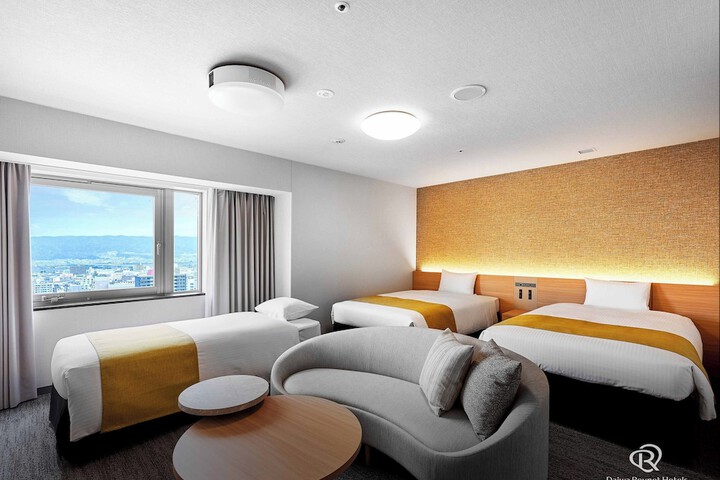 Room 10 of 49