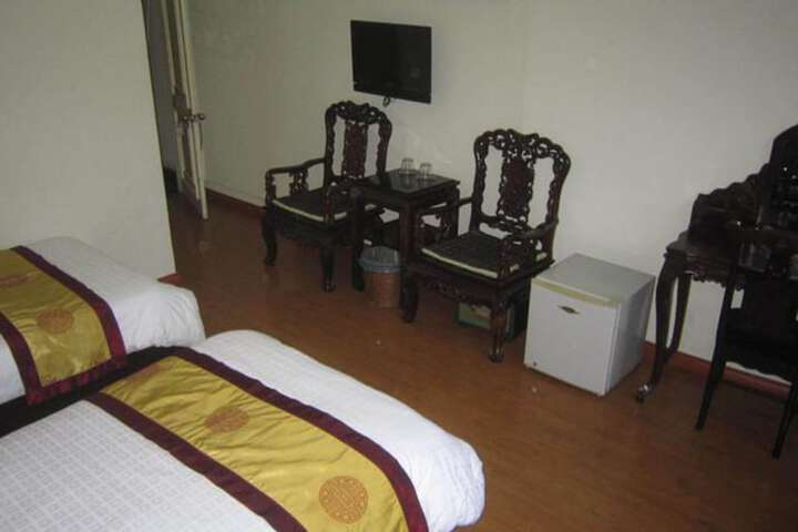 Room 5 of 38