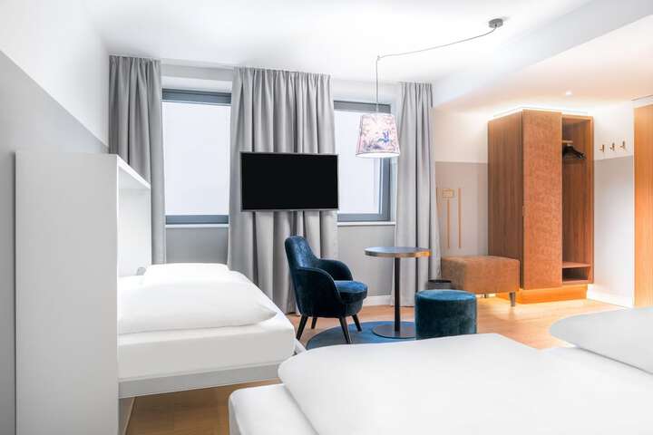 Room 16 of 52