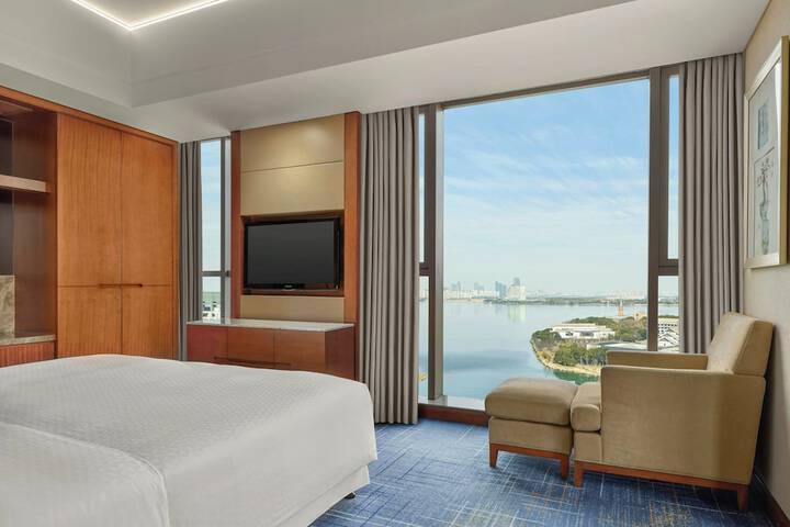 Room 26 of 104