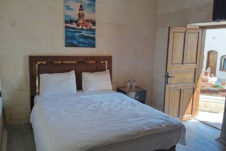 Room 9 of 73