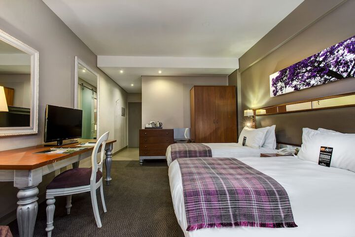 Room 13 of 126