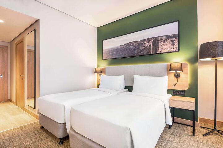 Room 30 of 223
