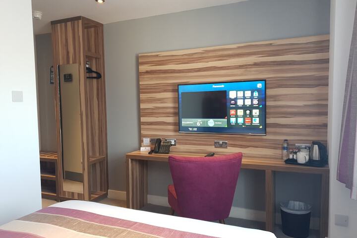 Room 8 of 46